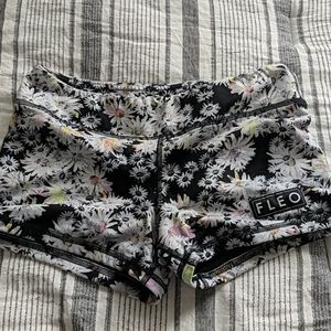 Fleo Shorts